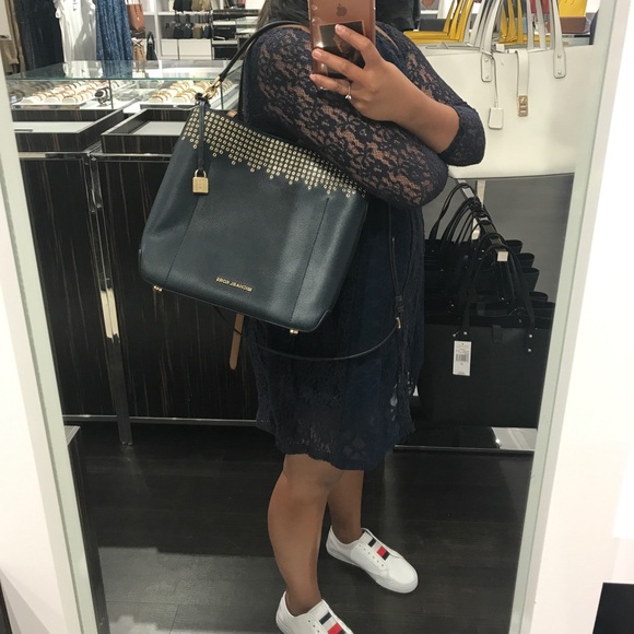 💯🆕Michael Kors Large Hayes bucket💯🆕 - Picture 2 of 4